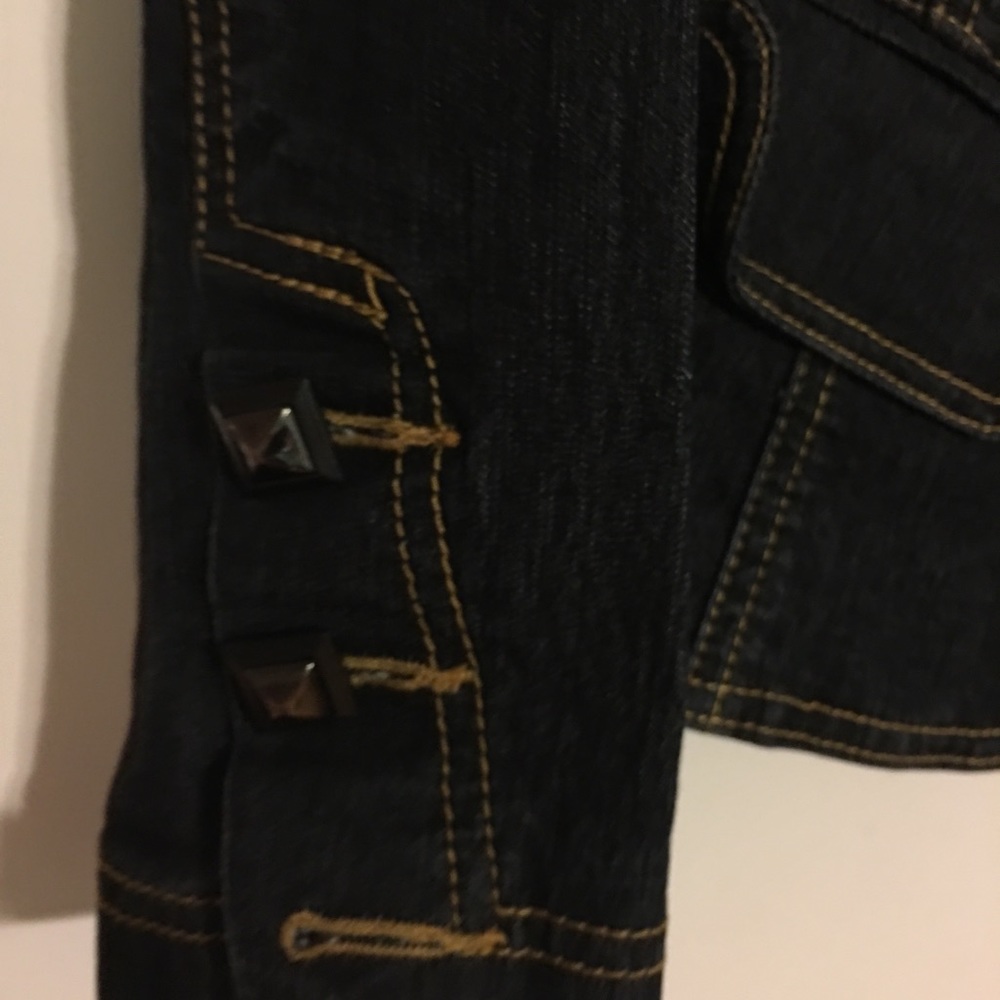 Blazer - Picture 3 of 8